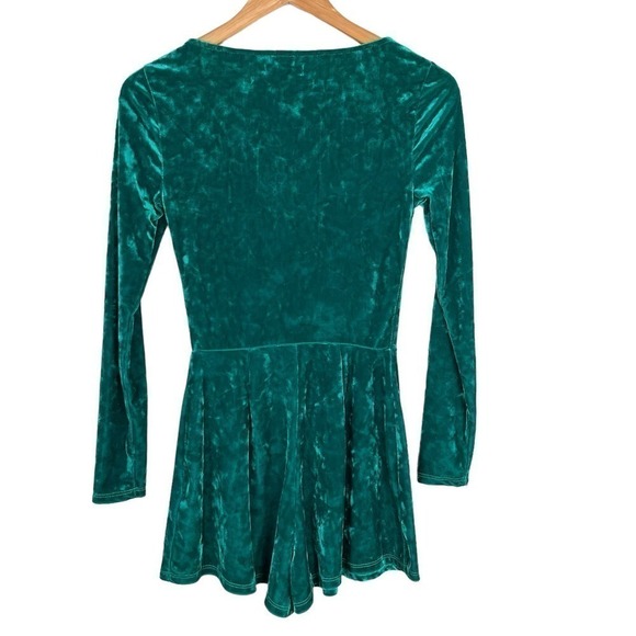 NWT Urban Outfitters Sasha Long Sleeve Velvet Romper in Emerald Green Size Small - Picture 9 of 12